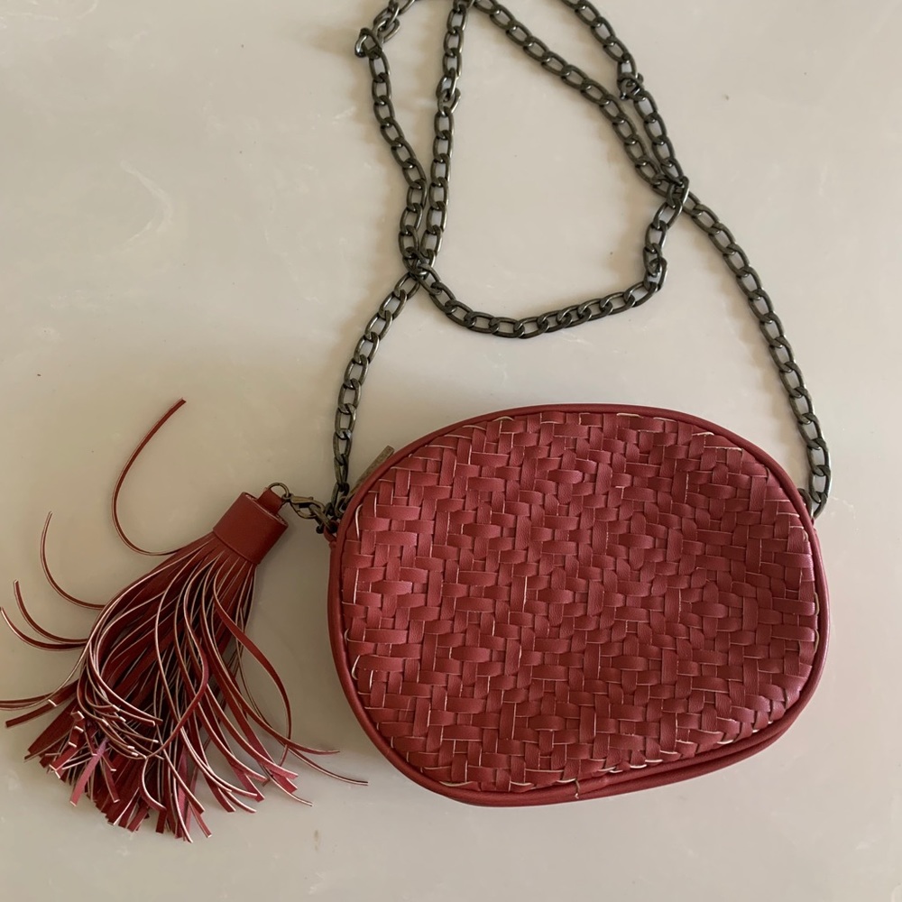 Anthropology off the should purse